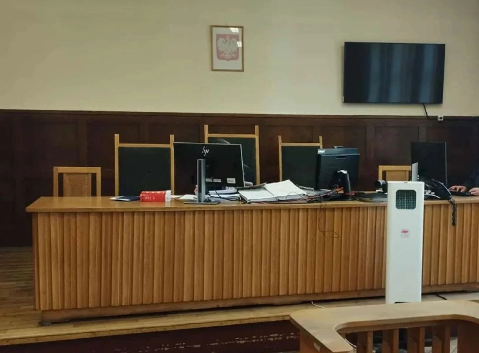 Kibice ŁKS-u wysyłali "wybuchowe" paczki. Kurierzy nie mieli pojęcia, co przewożą!