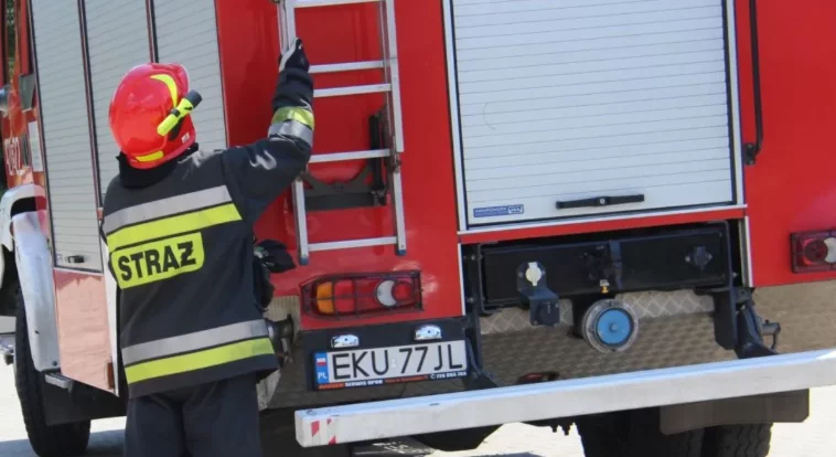 Tragedia w Łódzkiem. Pożar domu jednorodzinnego, jest ofiara śmiertelna