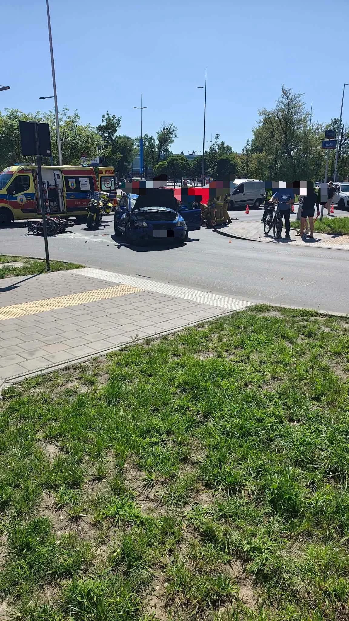 Poważny wypadek w Łodzi. Droga jest całkowicie zablokowana