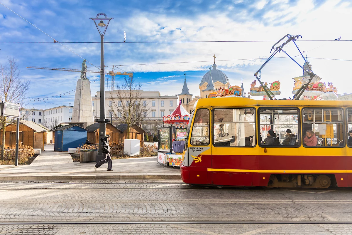 Uwaga pasażerowie! Od poniedziałku tramwaje i autobusy będą kursować inaczej