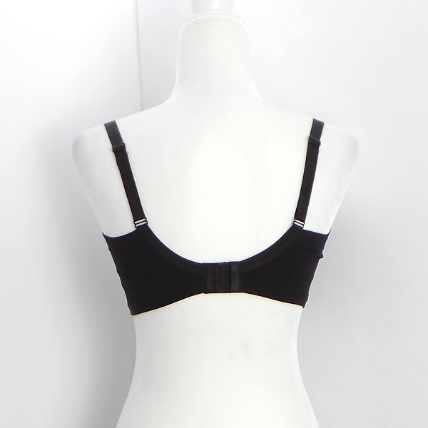 Breezies, Intimates & Sleepwear, Breezies Seamless Comfort Side Smoothing  Lounge Bra Biege