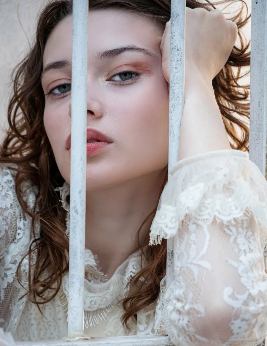 Editorial — Paula Reichert