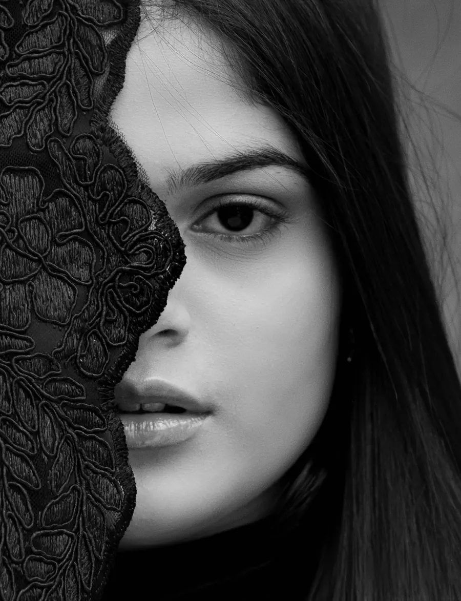 Editorial — Paula Reichert