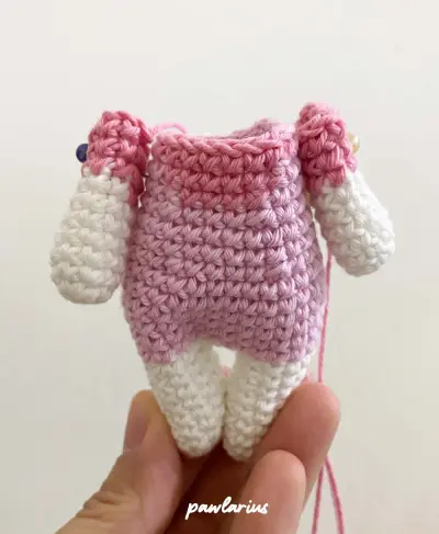 Hello Kitty Amigurumi Image - Sew hands to body