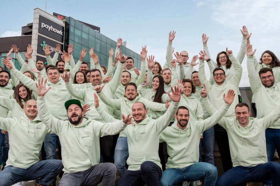 Payhawk team viert eerste fintech "Unicorn" bedrijf in BulgarijePayhawk team viert eerste fintech "Unicorn" bedrijf in Bulgarije te worden