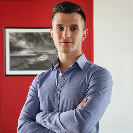 Nikolay Pohlupkov - Principal Product Manager at Payhawk, an international corporate spend solution.