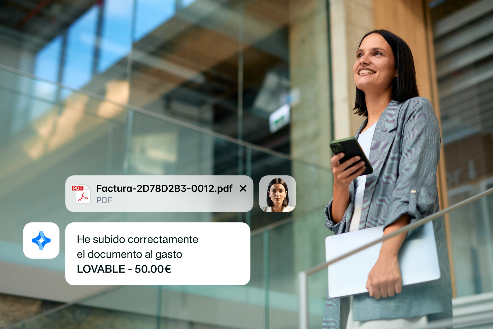Un empleado que envía una factura al agente de IA encargado del control financiero de Payhawk