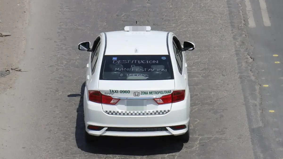 Taxistas, los más denunciados ante la SCT, principalmente por cobros indebidos