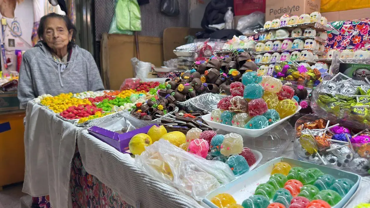 Doña Refugio, la guardiana de una dulce tradición en el mercado República