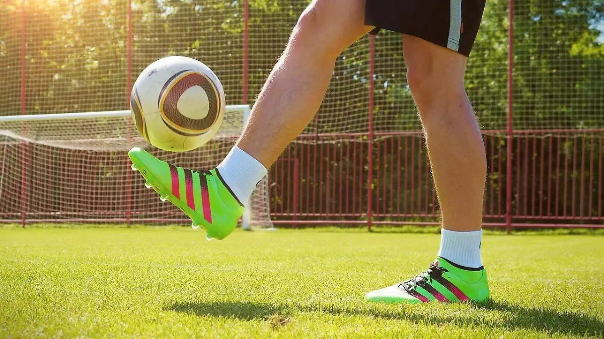 Blanco y Negro / Mundial de futbol adelanta procesos de todos los deportes