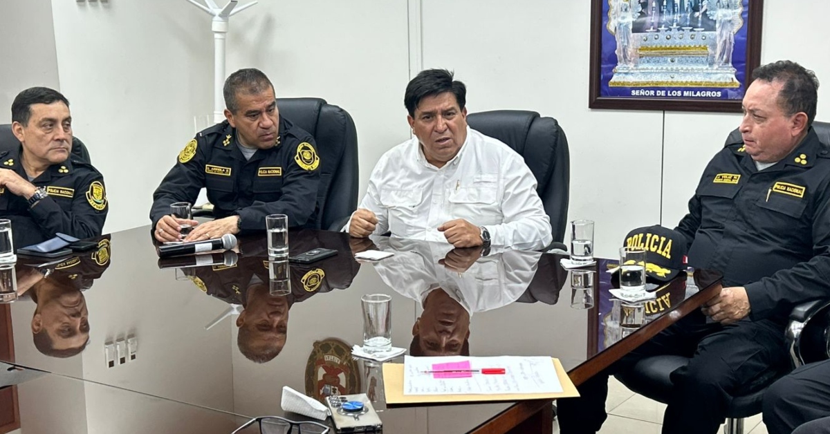 Ministro Vicente Tiburcio anuncia que el Consejo de Ministros evalúa toque de queda en Lima y Callao