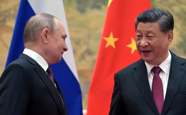 Os presidentes da Rússia e China, Vladimir Putin e Xi jinping