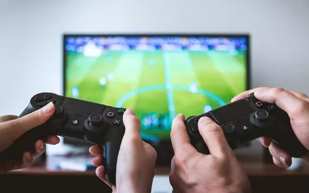 Gamers brasileiros preferem consoles a celulares, aponta pesquisa