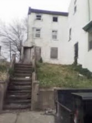 3-story row needs tlc