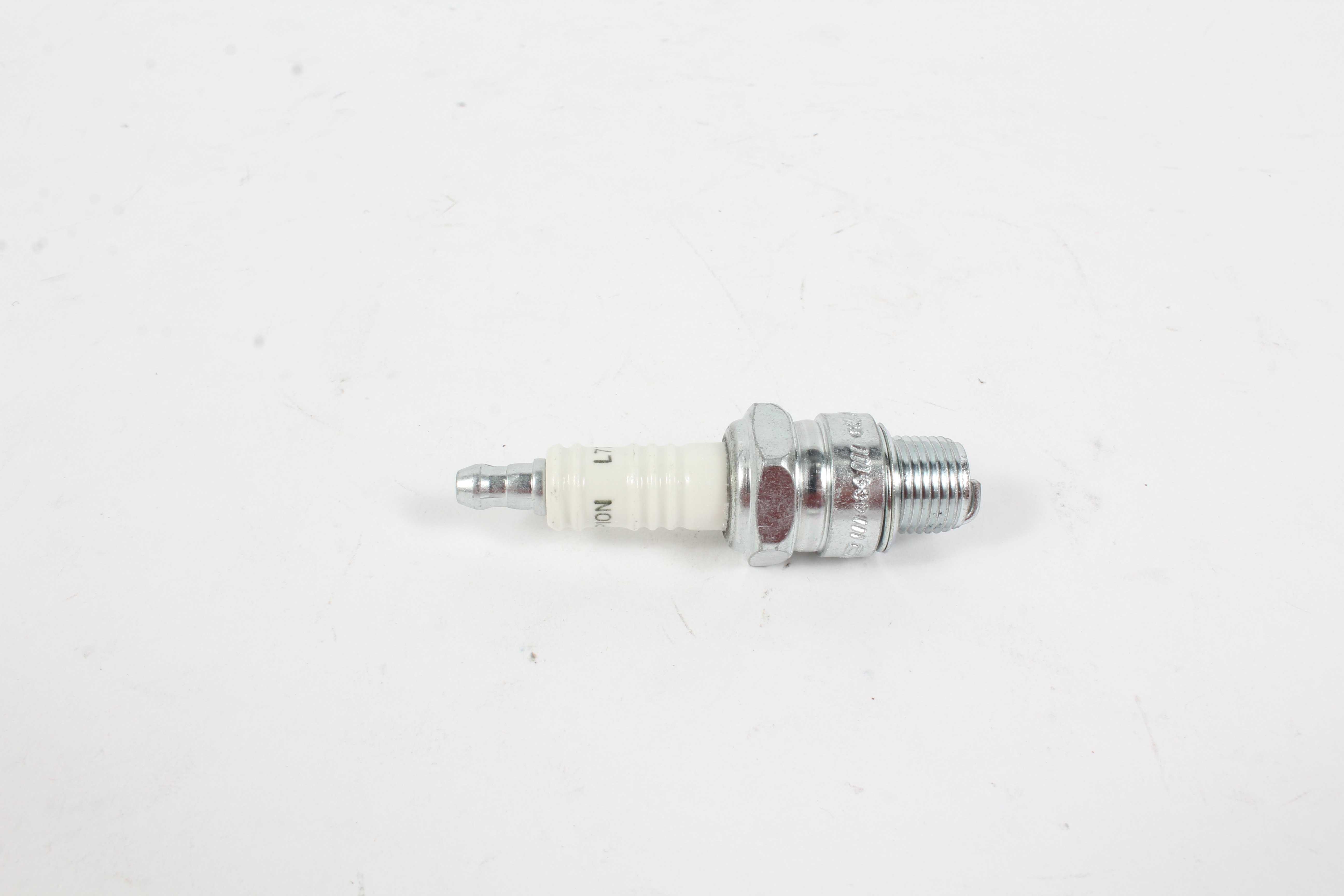 Genuine Champion L77JC4 Spark Plug Copper Plus 821 37551005109 |