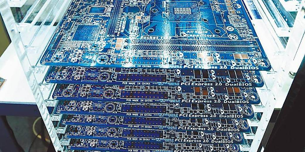 高速 PCB 材料與銅箔基板示意圖