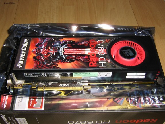 AMD Radeon HD 6970 na fotografiích