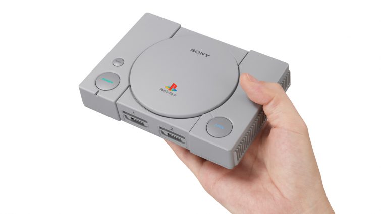 Herní konzole PlayStation Classic se vám vejde do ruky a nabídne 20 předinstalovaných her