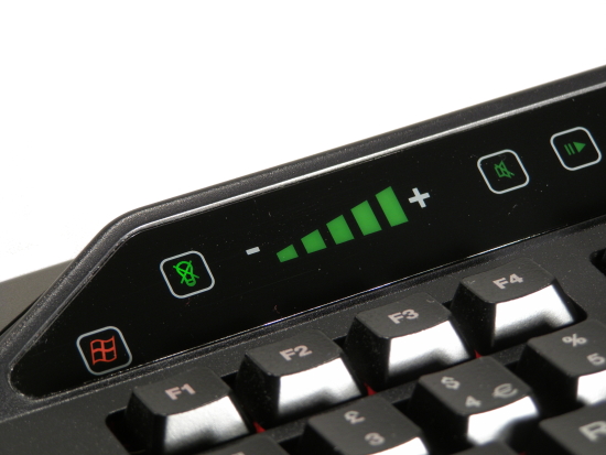 Saitek Cyborg Keyboard - futuristická herní klaviatura