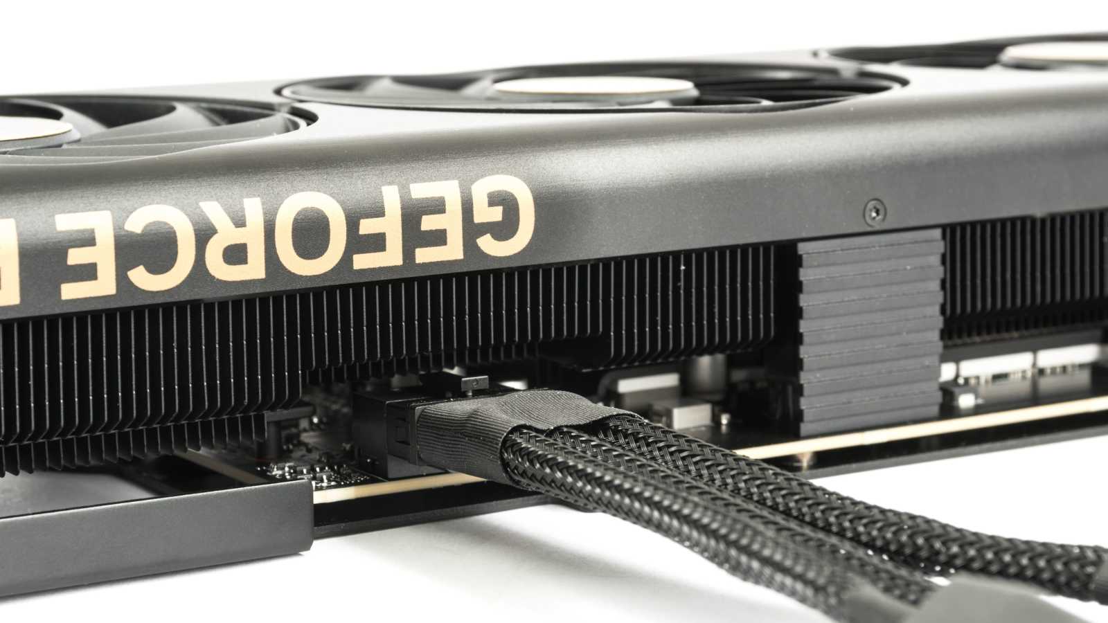 Test Asus ProArt GeForce RTX 4080 OC Ed. 16GB: Může stačit i 2,5 slotu!