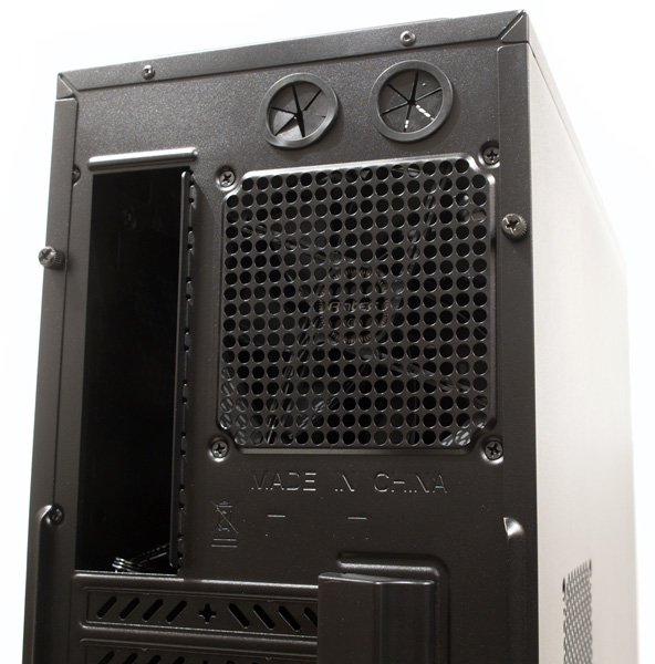 Antec GX700 – už i Antec dělá levné case. V army stylu