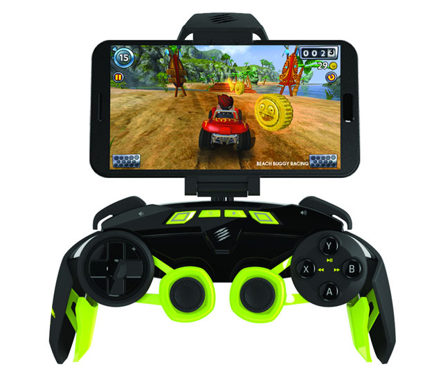 MWC 2015: MadCatz představilo dva nové herní ovladače pro mobilní zařízení s Androidem