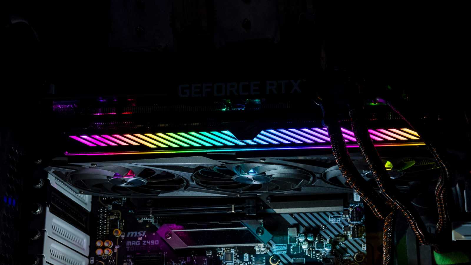 Asus ROG Strix GeForce RTX 3080 O10G v testu