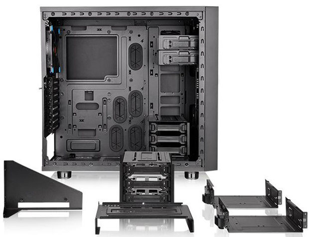 Thermaltake uvede na trh PC skříň Core X31 s bočnicí z temperovaného skla