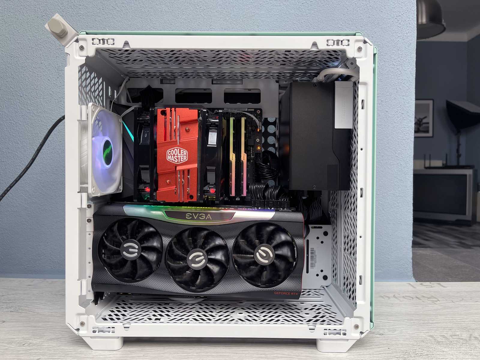 Test skříně Cooler Master Qube 500 FlatPack: Udělej si sám