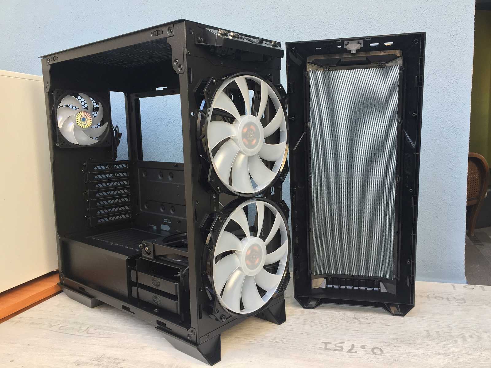 Test skříně Cooler Master HAF 500