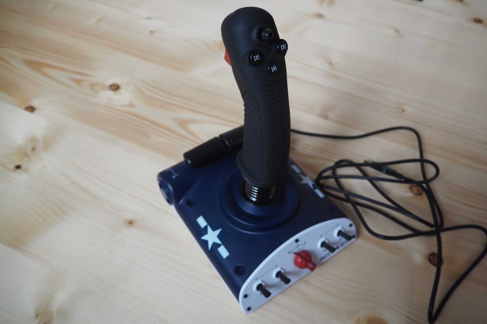 Šest joysticků s cenou pod 1500 korun v testu