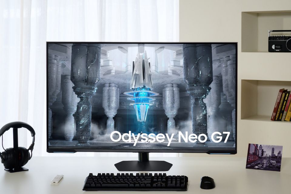 Odyssey Neo G7 je první plochý mini-LED monitor od Samsungu