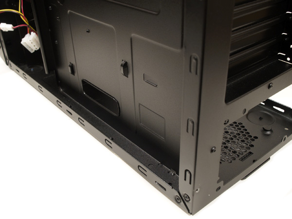 CoolerMaster Silencio 550 – nejlepší case za cenu okolo 1800 Kč