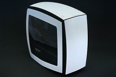 NZXT Manta: Malá skříň pro velké monstrum