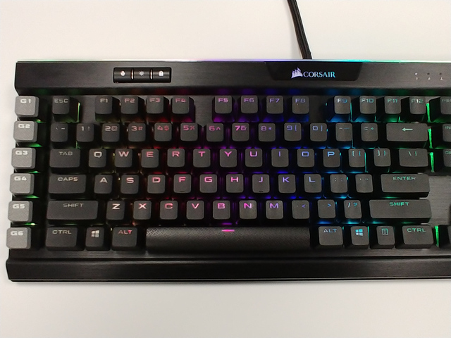 Corsair K95 RGB Platinum XT - Blesková PBT tlačítka