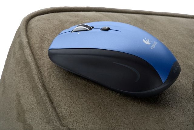 Logitech M515, myš speciálně navržená pro použití v obývacím pokoji