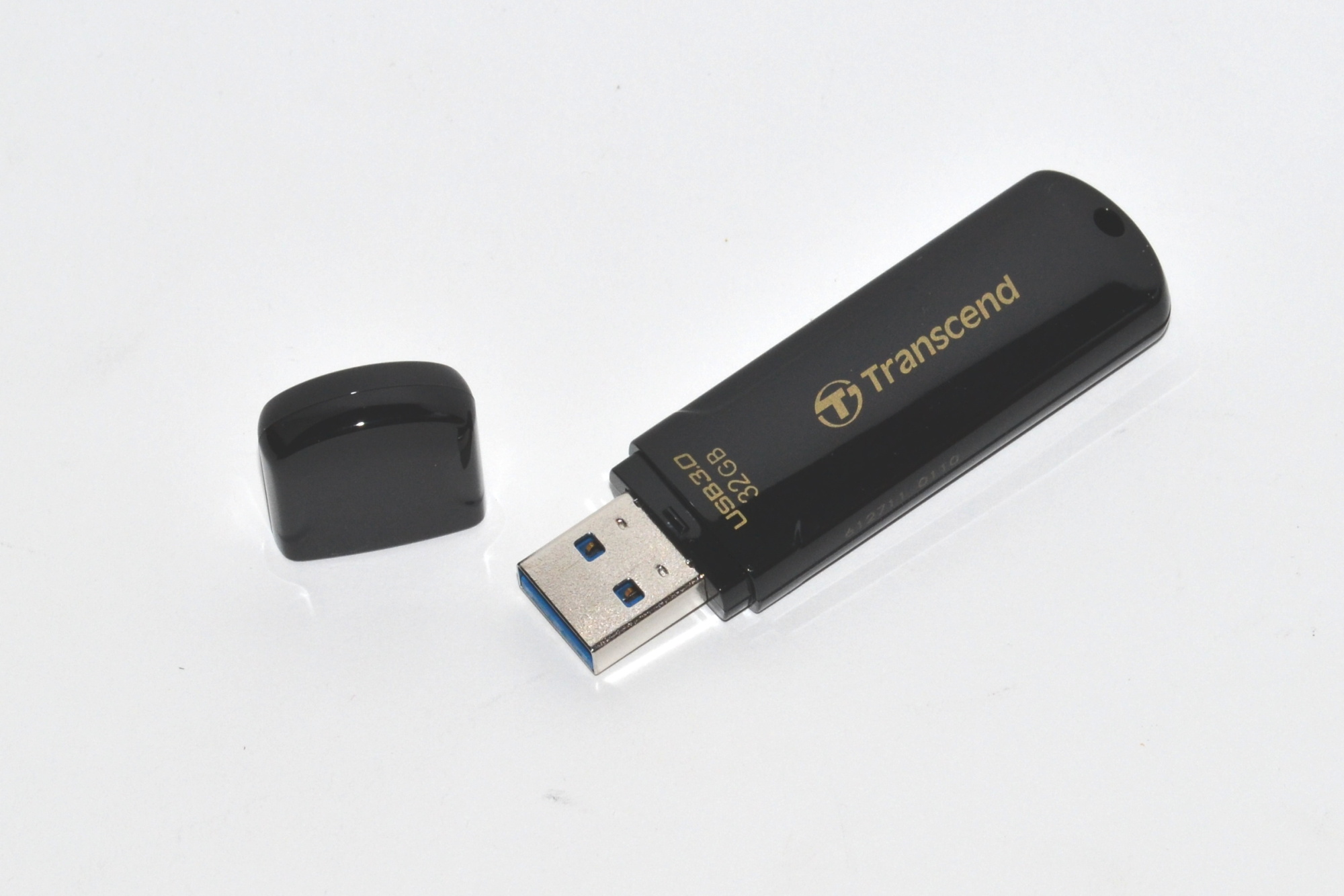 Velké srovnání 32GB flash disků – USB 3.0 dotahují cenou 2.0