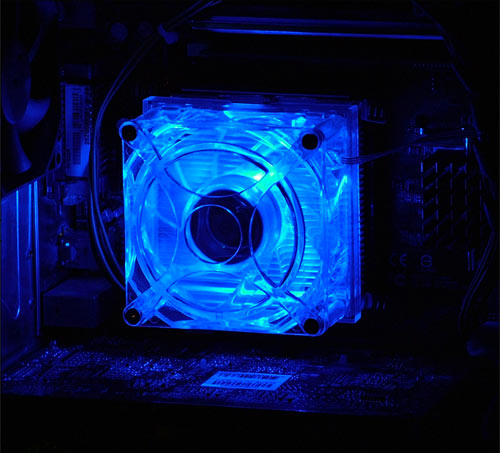 Duo chladičů aneb 4x Heat-Pipe od Thermaltake + modrá záře od CoolerMaster