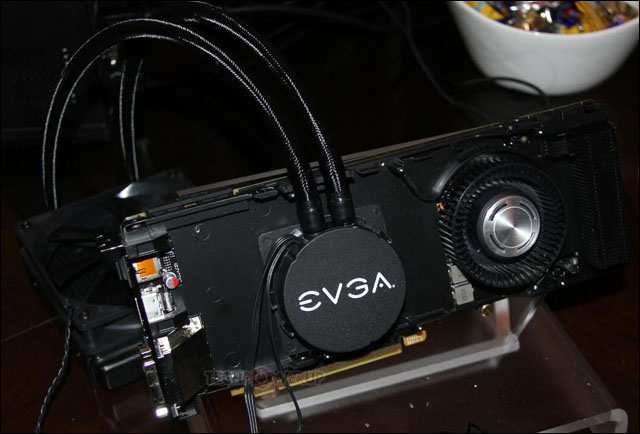 Odhaleny první snímky grafické karty EVGA GeForce GTX 980 Hydro Copper s hybridním systémem chlazení
