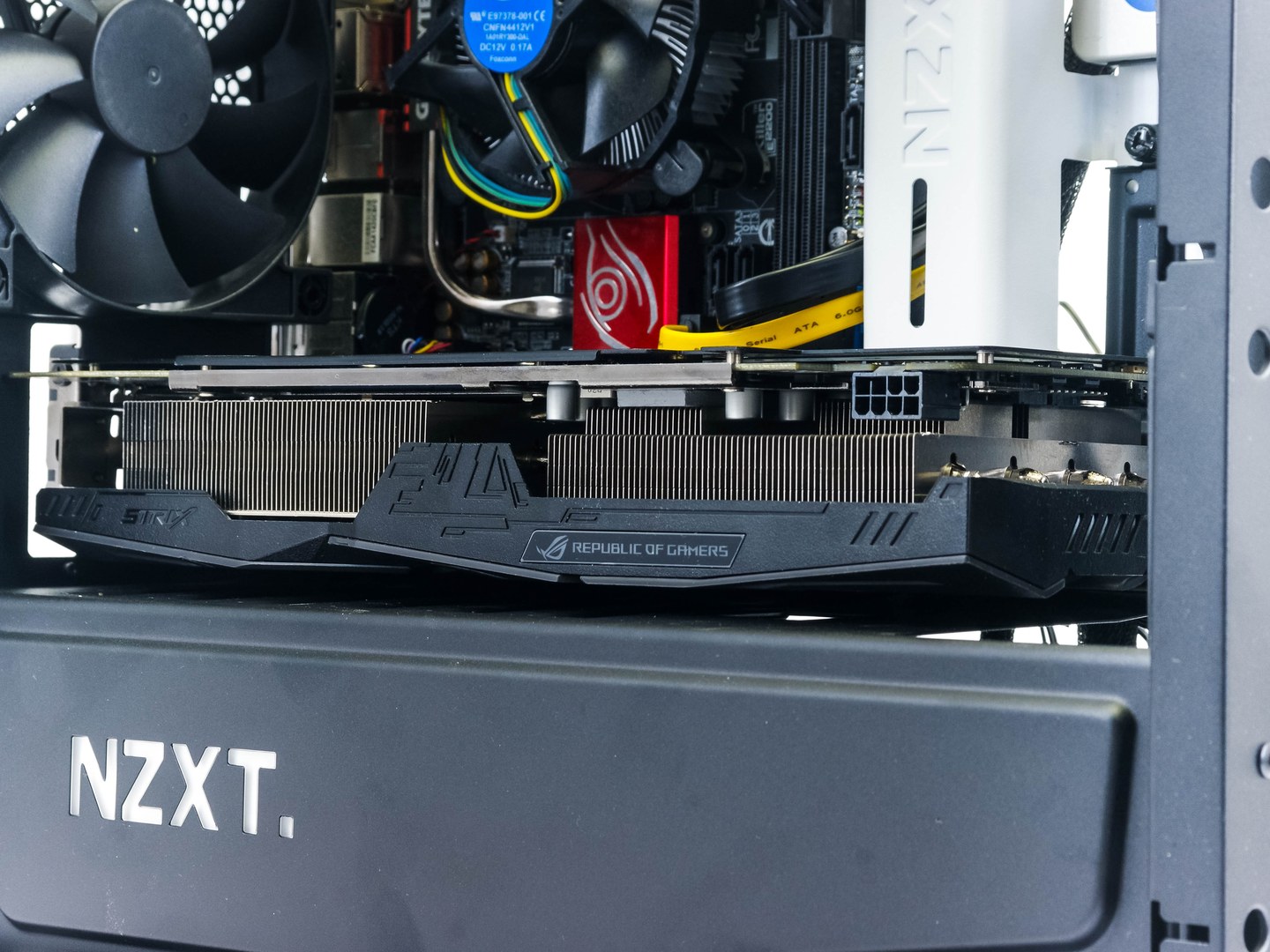 NZXT Manta: Malá skříň pro velké monstrum