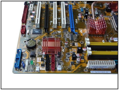 Čtyři základní desky pro platformu Intel: 2x Asus, 1x EVGA, 1x Abit