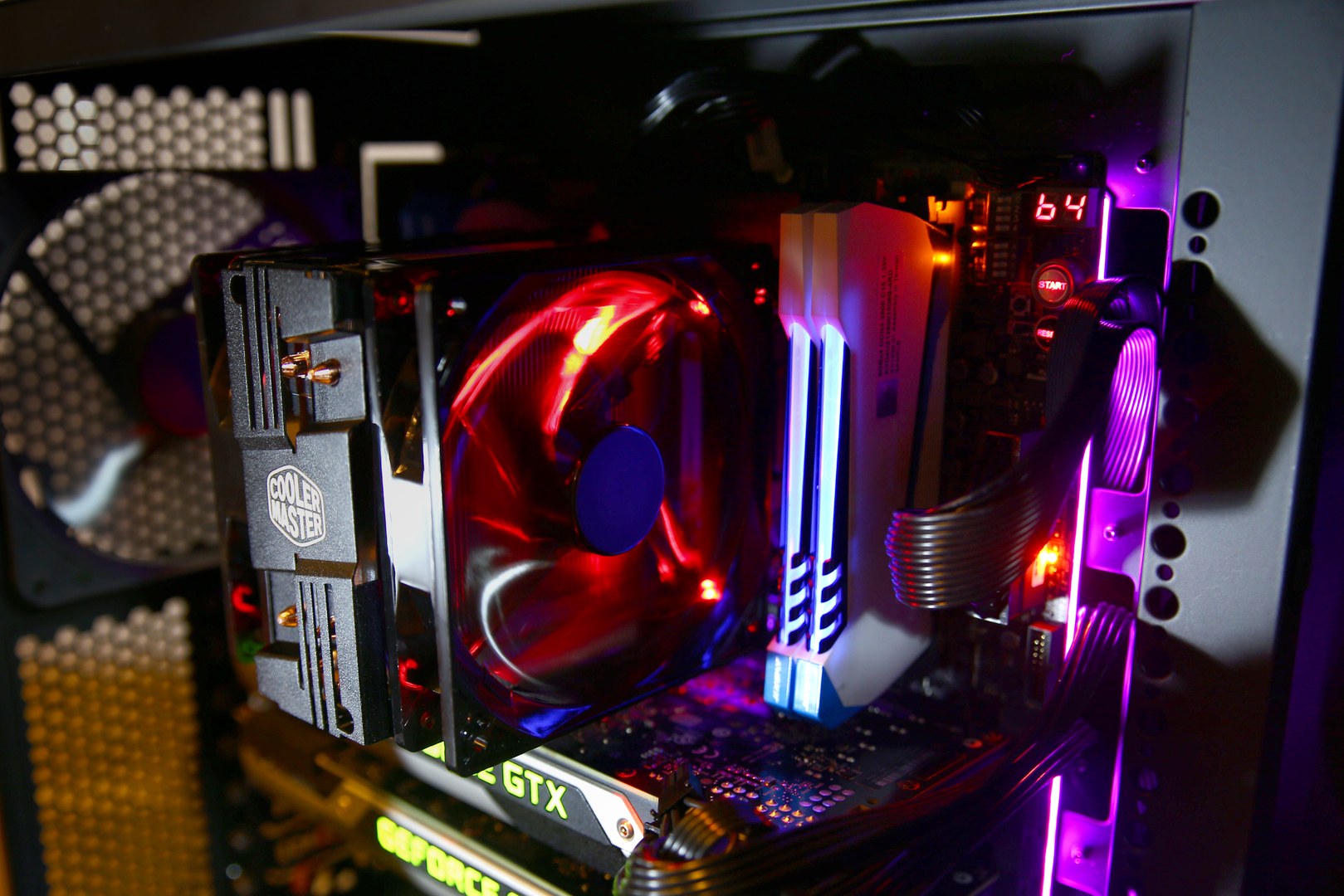 Vyhlášení s Cooler Master o Cosmos II a další ceny za 18 tisíc