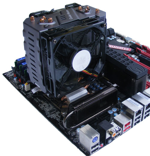 Chladiče střední třídy Arctic Cooling, Cooler Master a Scythe