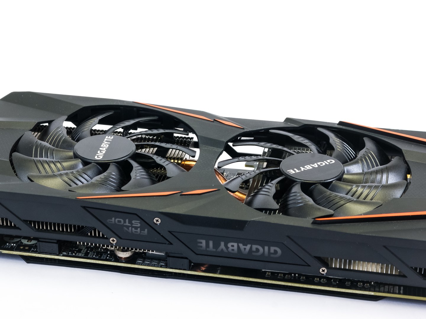 Dvě revize Gigabyte GTX 1060 G1 Gaming, dvě různé karty