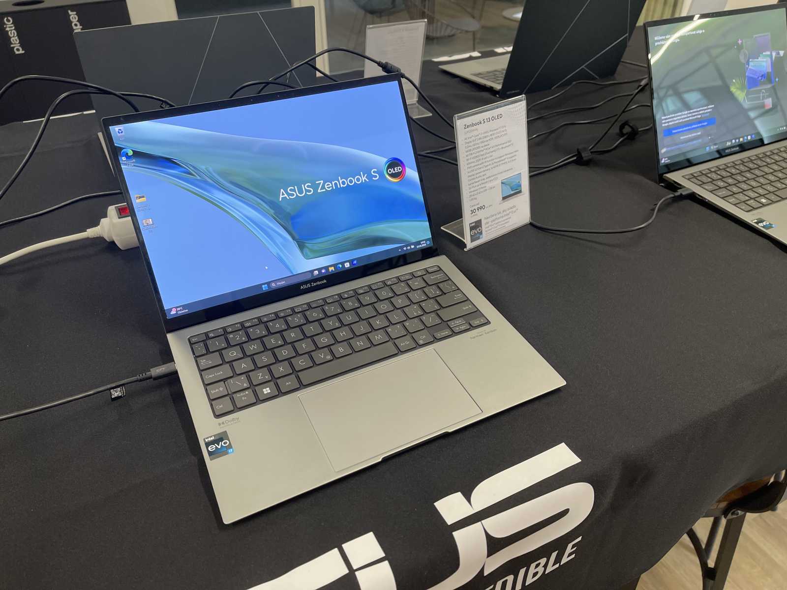 Asus Zenbook S 13 OLED: Udržitelný ultrabook pro každodenní použití!