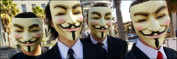 Policie zatkla dalšího člena Anonymous. Může jít do vězení až na deset let