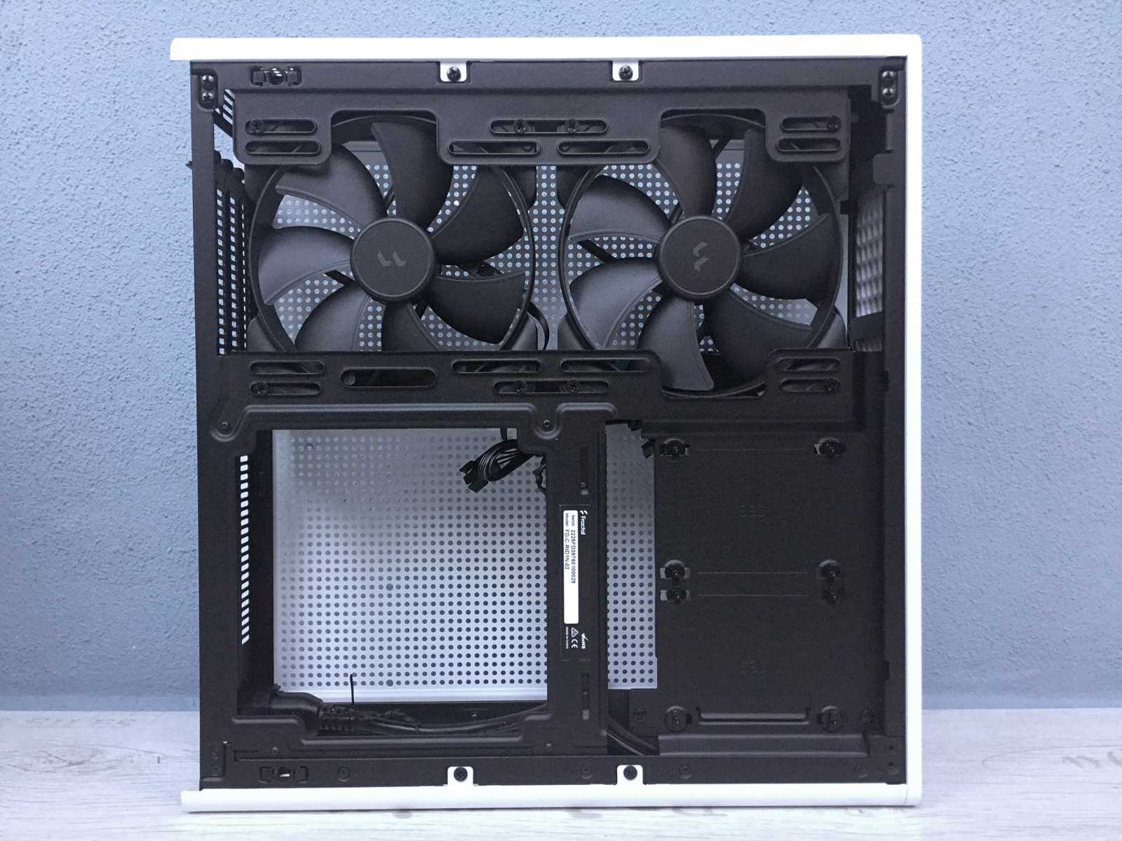 Test skříně Fractal Design Ridge