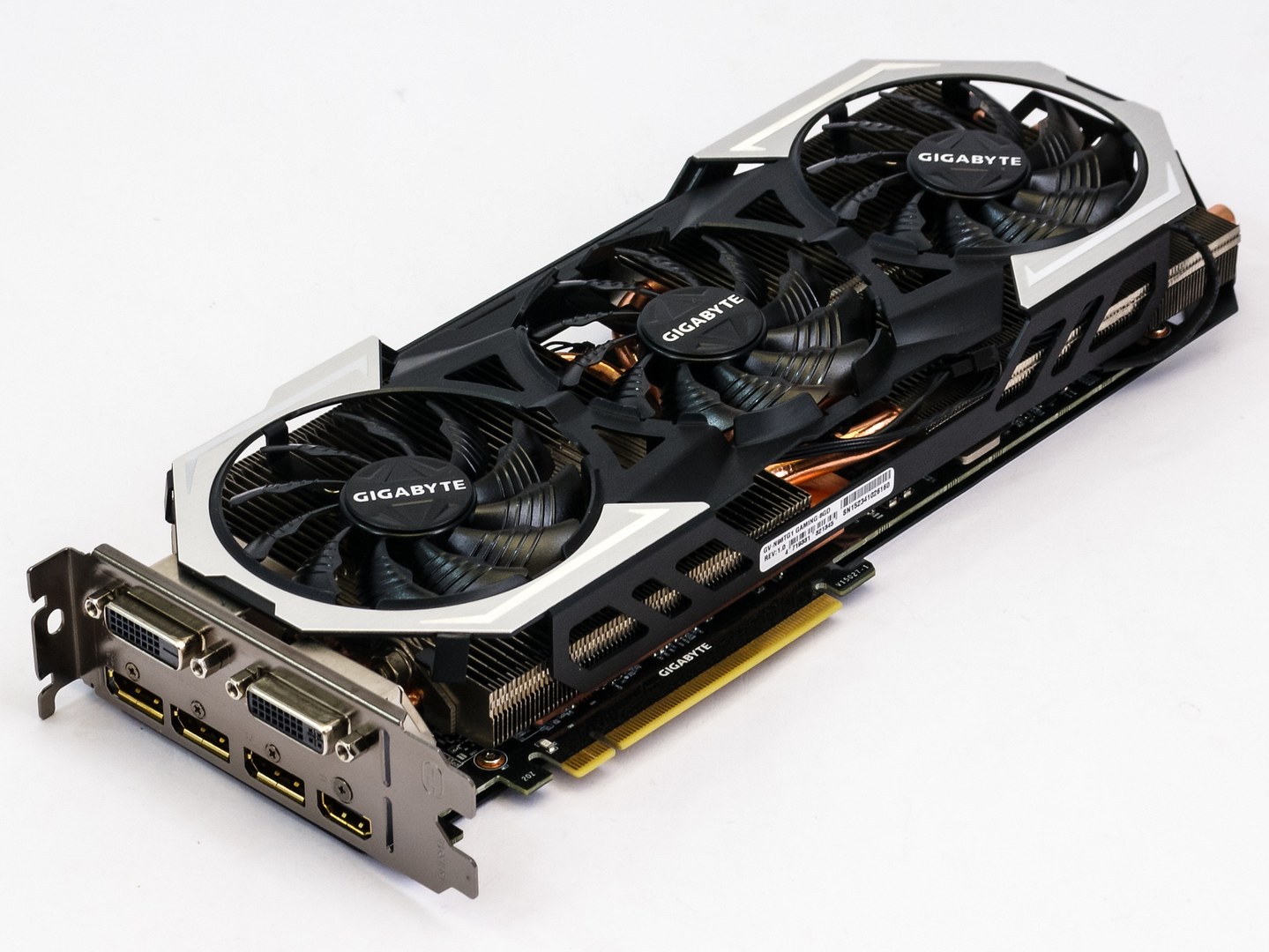 Gigabyte GTX 980 Ti Gaming: Jak běží GeForce na plný plyn