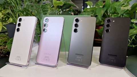 Samsung Galaxy S23 oficiálně: supervýkonný Snapdragon hlásí příchod, potěší i větší baterie