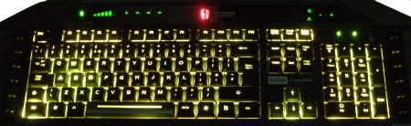 Saitek Cyborg Keyboard - futuristická herní klaviatura